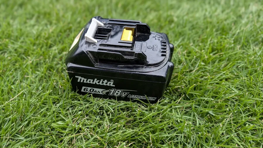 筆者が使っているマキタ18Vバッテリーの実機写真